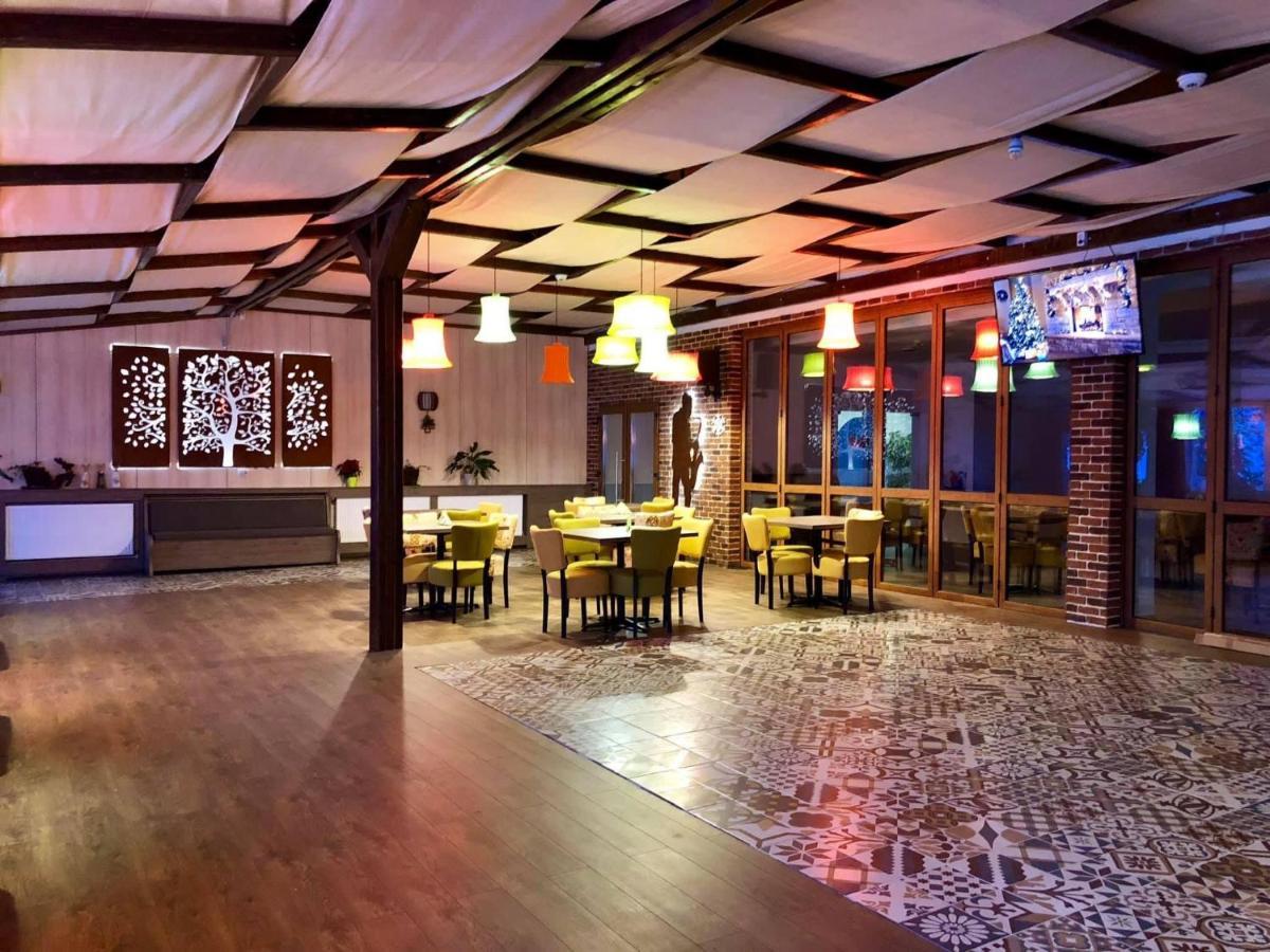 Nueva Park Hotel Brasov Exterior photo