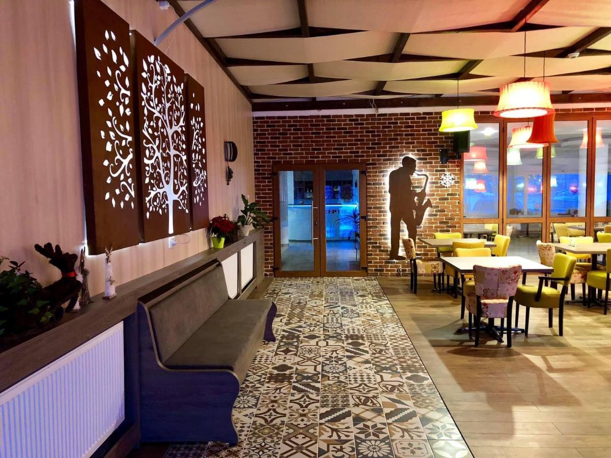 Nueva Park Hotel Brasov Exterior photo