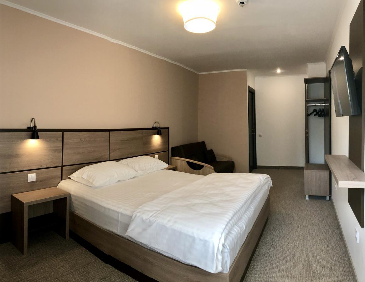 Nueva Park Hotel Brasov Exterior photo