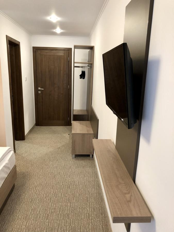 Nueva Park Hotel Brasov Exterior photo