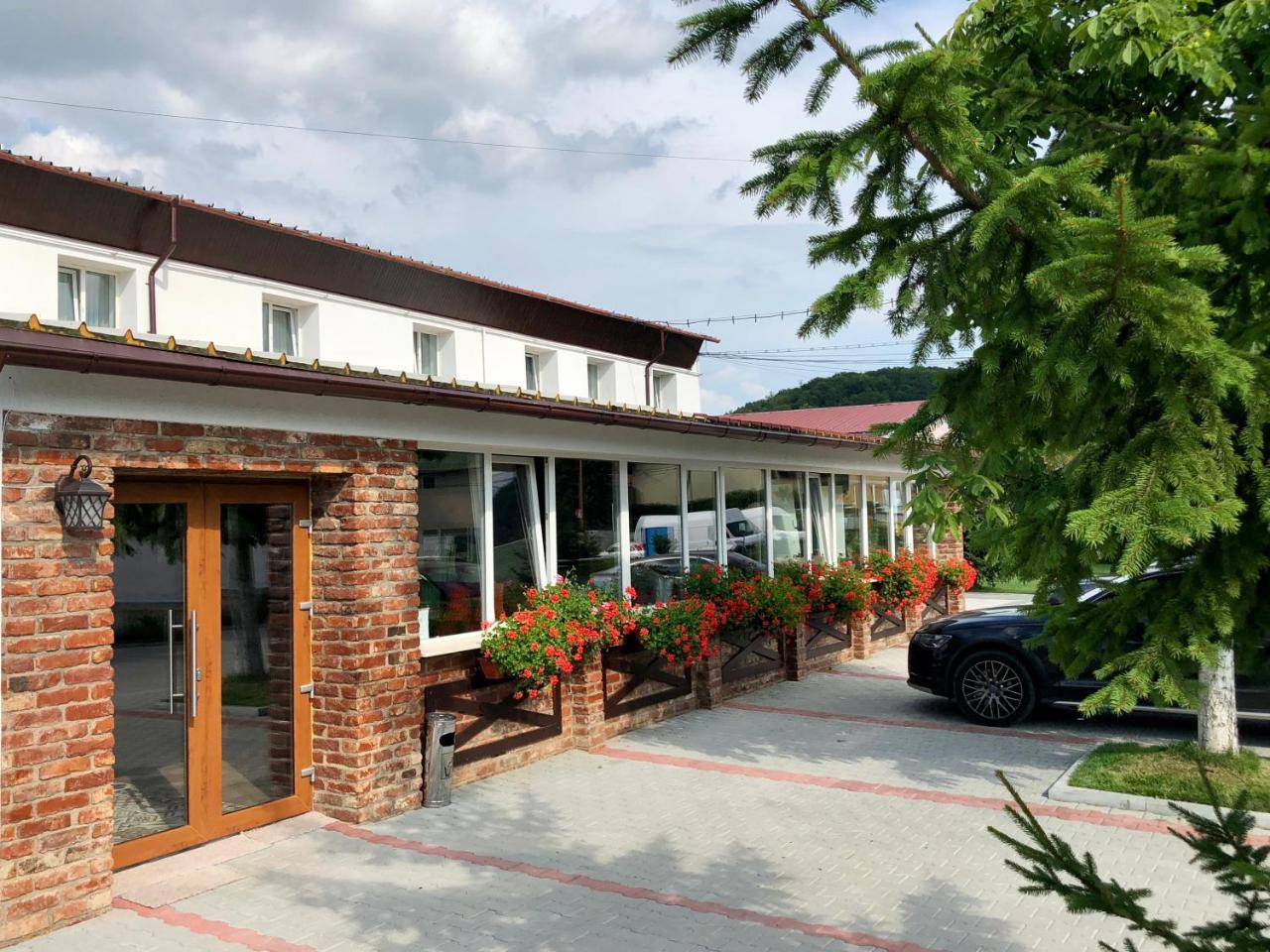 Nueva Park Hotel Brasov Exterior photo