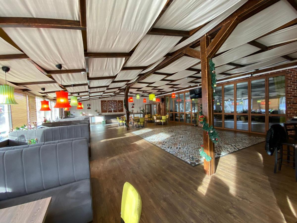Nueva Park Hotel Brasov Exterior photo