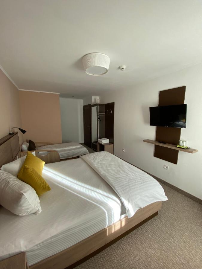 Nueva Park Hotel Brasov Exterior photo