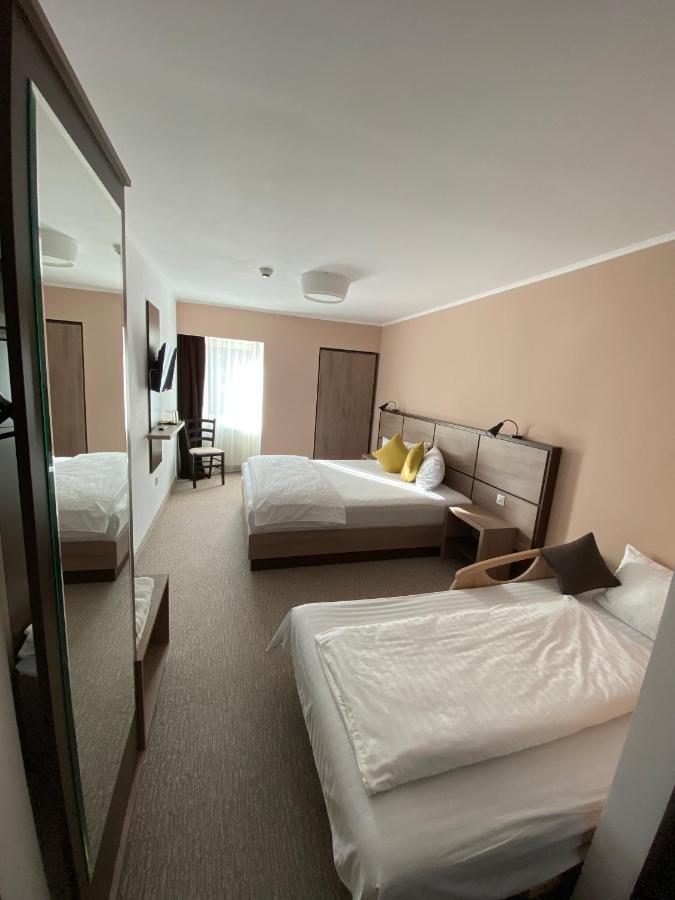Nueva Park Hotel Brasov Exterior photo