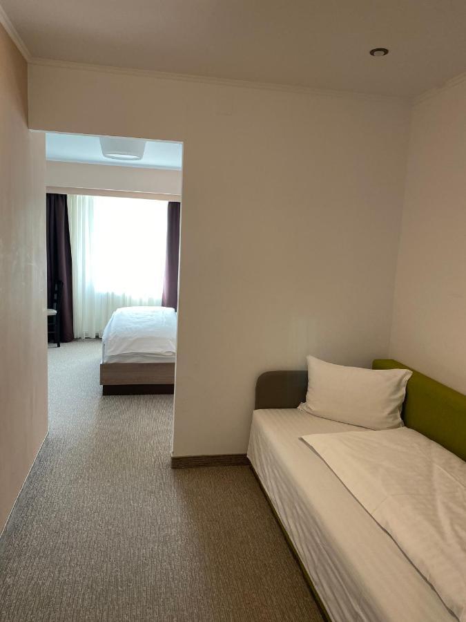 Nueva Park Hotel Brasov Exterior photo