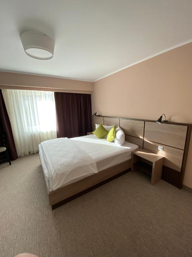 Nueva Park Hotel Brasov Exterior photo